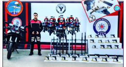 ADANA’DA POLİS DENETİMLERİNDE SON BİR HAFTADA 114 RUHSATSIZ SİLAH ELE GEÇİRİLDİ…