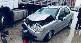 HATAY’DA TIRLA ÇARPIŞAN OTOMOBİLDEKİ 5 KİŞİ YARALANDI