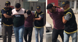 ADANA’DA 20 YAŞINDAKİ GENCİN EVİNDE TABANCAYLA ÖLDÜRÜLDÜĞÜ, 6 AKRABASININ DA YARALANDIĞI SİLAHLI SALDIRIYA 3 TUTUKLAMA