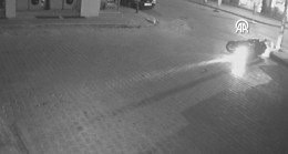 MERSİN’DE AYDINLATMA DİREĞİNE ÇARPAN MOTOSİKLETİN SÜRÜCÜSÜ HAYATINI KAYBETTİ