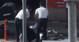 ADANA’DA BİR AVM’NİN OTOPARKINDA PARK HALİNDE BULUNAN MOTOSİKLETİ ÇALIP KAÇMAYA ÇALIŞAN ZANLI İLE KIZ ARKADAŞI YAKALANDI