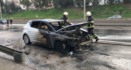 ADANA’DA SEYİR HALİNDEYKEN ALEV ALAN OTOMOBİL YANDI