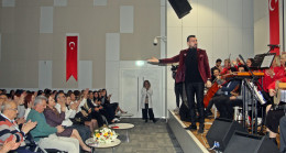 MERSİN’DE SAĞLIK ÇALIŞANLARINA MORAL KONSERİ VERİLDİ