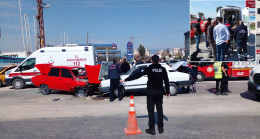 OSMANİYE’DE İKİ OTOMOBİL ÇARPIŞTI BİRİ ÇOCUK 5 KİŞİ YARALANDI