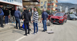 ADANA’NIN KOZAN İLÇESİNDE CİP İLE ÇARPIŞAN MOTOSİKLETTEKİ 2 KİŞİ YARALANDI