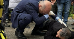 ADANA’DA YARALANAN SÜRÜCÜYE İLK MÜDAHALEYİ BELEDİYE BAŞKAN ADAYI HALİL NACAR YAPTI