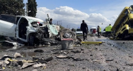 HATAY’DA KARŞI ŞERİDE GEÇEN TIRIN ÇARPTIĞI OTOMOBİLDEKİ 6 KİŞİ HAYATINI KAYBETTİ, 1 KİŞİ YARALANDI