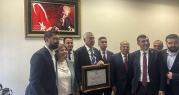 ADANA BÜYÜKŞEHİR BELEDİYE BAŞKANLIĞINA YENİDEN SEÇİLEN KARALAR, MAZBATASINI ALDI