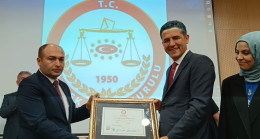 KOZAN BELEDİYE BAŞKANI MUSTAFA ATLI MAZBATASINI ALDI