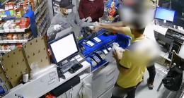 Adana’da bir akaryakıt istasyonunda 2 kişi tabanca ve bıçakla, görevlileri tehdit ederek 20 bin lira gasbetti.