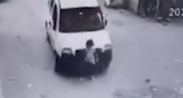 Adana’da hafif ticari aracın çarptığı çocuk yaralandı