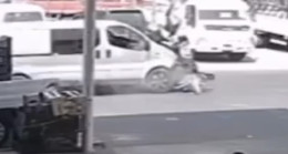 ADANA’DA PANELVANLA ÇARPIŞAN MOTOSİKLETTEKİ 2 KİŞİ YARALANDI