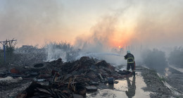 Adana’da anızdan belediyenin atık deposuna sıçrayan yangın söndürüldü
