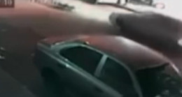 Adana’da devrilen motosikletin sürücüsü otomobil çarpması sonucu hayatını kaybetti