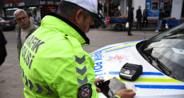 Adana’da araçlarını hatalı park eden 634 kişiye para cezası kesildi