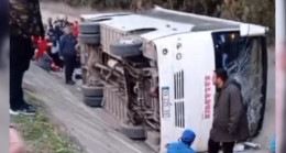 ADANA’DA SULAMA KANALINA DEVRİLEN İŞÇİ SERVİSİNDEKİ 10 KİŞİ YARALANDI