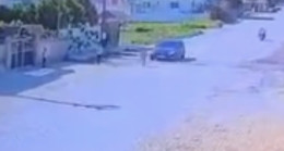 Hatay’da yolda top oynayan çocuğa otomobil çarptı