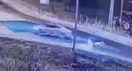 Gaziantep’te otomobil ile motosikletin çarpıştığı kaza güvenlik kamerasında