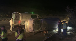Gaziantep’te lastiği patlayan kamyonetin devrildiği kazada 2 kişi öldü, 8 kişi yaralandı