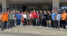 ÇUKUROVA BELEDİYESİNDE BİR GRUP İŞÇİ MAAŞLARINI EKSİK ALDIKLARI GETEKÇESİYLE EYLEM YAPTI…