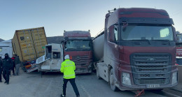 HATAY’DA 11 ARACIN KARIŞTIĞI TRAFİK KAZASINDA 11 KİŞİ YARALANDI