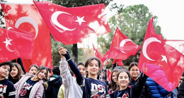 Okullarda yarıyıl tatilinin ardından “Bayrak Sevgisi” temasıyla ilk ders zili çaldı