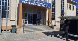 Adana’da tartıştığı sürücünün aracına zarar veren zanlı ve arkadaşı tutuklandı