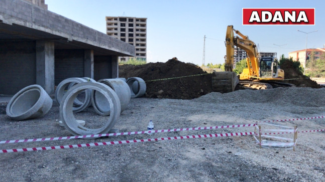 ADANA’DA 2 İŞÇİ GÖÇÜK ALTINDA KALARAK YAŞAMINI YİTİRDİ…