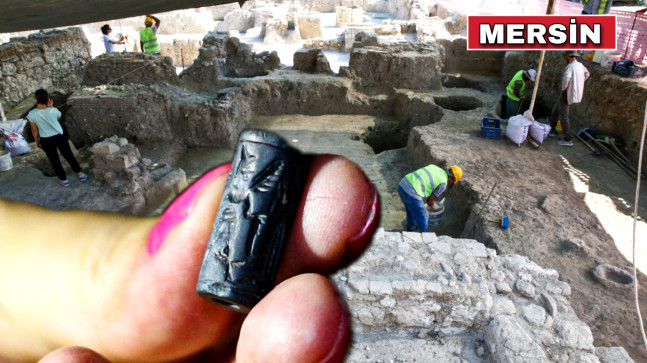 ADANA’DA HÖYÜKTE BULUNAN 3 BİN 800 YILLIK MÜHÜR KENTİN TİCARİ HAYATINA IŞIK TUTUYOR