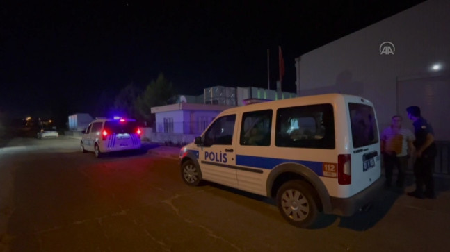 ADANA’DA EŞİYLE KAVGASINI AYIRAN KİŞİYİ BICAKLA ÖLDÜREN ZANLI TUTUKLANDI…