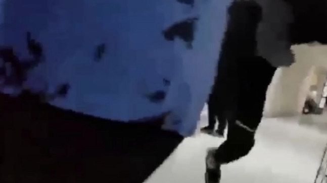 ADANA’DA BALCALI HASTANESİ ACİLİNDE HASTA YAKINLARI DOKTOR VE HEMŞİRELERE SALDIRIP, DARP ETTİ…