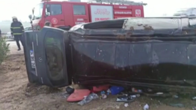 GAZİANTEP’İN NURDAĞI İLÇESİNDE DEVRİLEN MİNİBÜSTEKİ 1 KİŞİ HAYATINI KAYBETTİ 10 KİŞİ YARALANDI