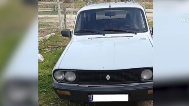 ADANA’DA EVLERİNE DÖNMEK İÇİN YOL PARALARI KALMAYINCA OTOMOBİL ÇALDIKLARI İLERİ SÜRÜLEN 3 ARKADAŞ TUTUKLANDI