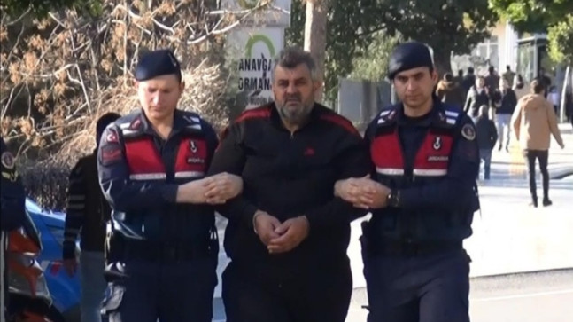 HATAY’ DA DEPREMDE YIKILAN KULE APARTMANI’NIN MÜTEAHHİDİ ANTALYA’DA TUTUKLANDI