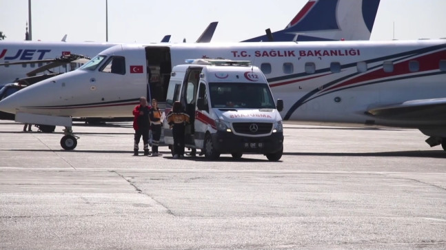 DEPREMDE YARARLANAN 10 KİŞİ ADANA’DAN UÇAKLA ANKARA’YA SEVKEDİLDİ