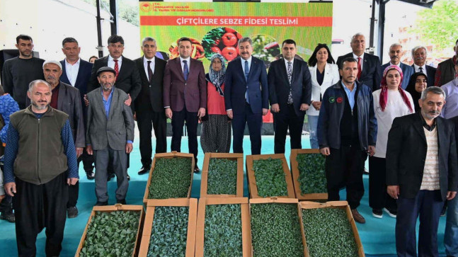 OSMANİYE’DE ÇİFTÇİLERE YÜZDE 75 HİBELİ 220 BİN SEBZE FİDESİ DAĞITILDI