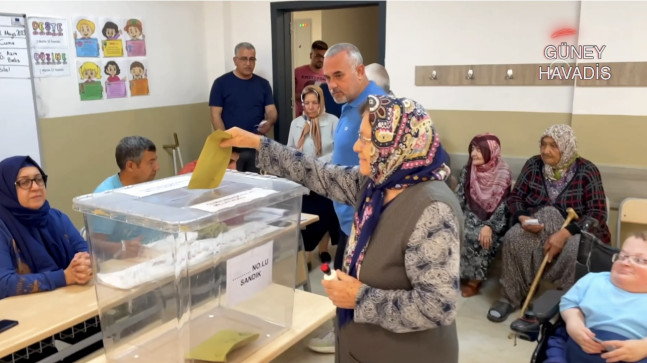 TÜRKİYE SANDIK BAŞINDA