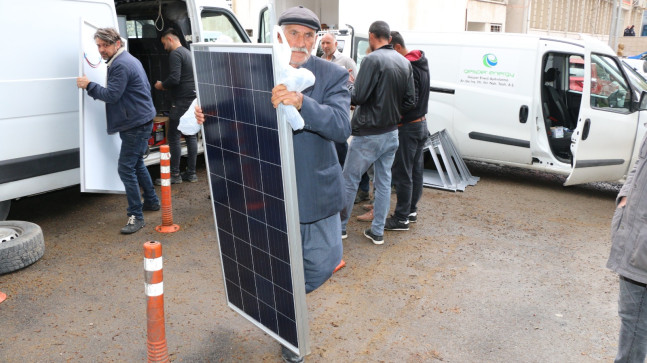 ADANA’DA 197 BESİCİYE BUZDOLABI VE GÜNEŞ ENERJİSİ PANELİ DAĞITILDI