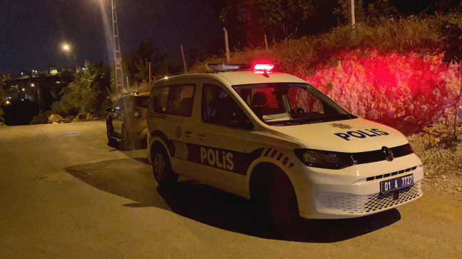 ADANA’DA KAVGA ETTİĞİ KİŞİLERCE DARPEDİLEREK BIÇAKLANAN KİŞİ HASTANEYE KALDIRILDI