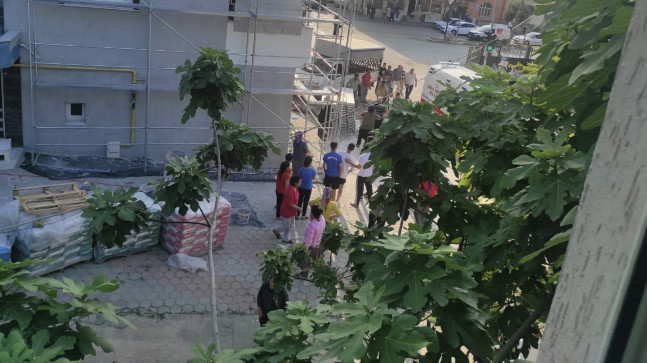 Osmaniye’de binanın dış cephesinde tadilat yaparken 5. Kattan düşen işçi HAYATINI KAYBETTİ