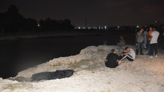 ADANA’DA SERİNLEMEK İÇİN BARAJ GÖLÜNE GİREN KİŞİ BOĞULARAK HAYATINI KAYBETTİ