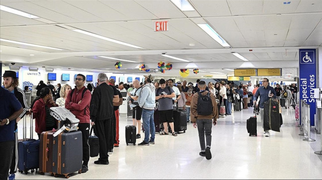 ABD’DE KÖTÜ HAVA KOŞULLARI NEDENİYLE 2 BİNDEN FAZLA UÇUŞ ERTELENDİ VEYA İPTAL EDİLDİ