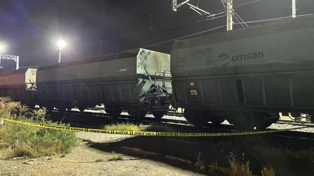ADANA’DA YÜK TRENİNİN ÇARPTIĞI KİŞİ HAYATINI KAYBETTİ
