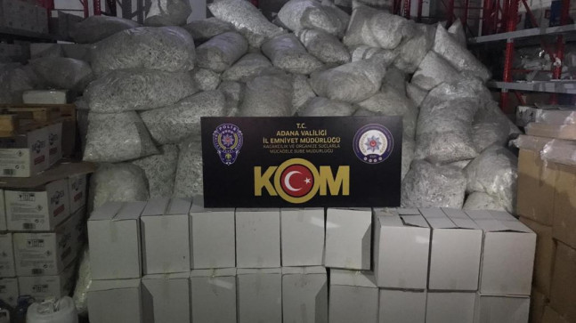 ADANA’DA BİR DEPODA KAÇAK 52 MİLYON 10 BİN MAKARON ELE GEÇİRİLDİ