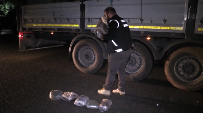 MERSİN’DE 22 KİLO 300 GRAM ESRAR ELE GEÇİRİLDİ