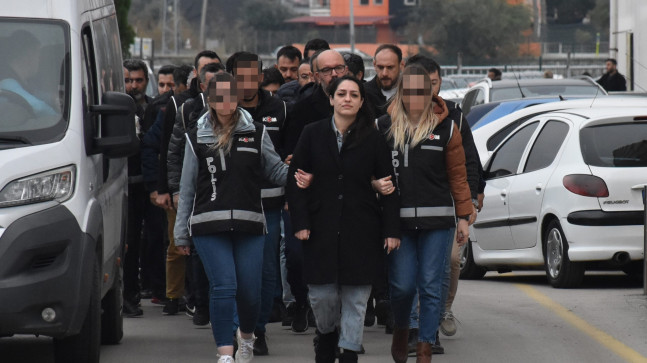 ADANA BÜYÜKŞEHİR BELEDİYESİNE YÖNELİK İHALEYE FESAT KARIŞTIRMA VE RÜŞVET OPERASYONUNDA YAKALANAN 10 ŞÜPHELİ ADLİYEDE