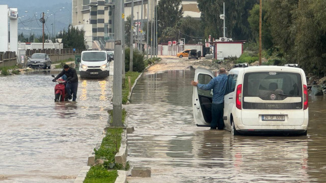 HATAY’DA SAĞANAK HAYATI OLUMSUZ ETKİLEDİ