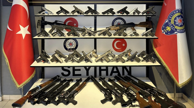 ADANA’DA RUHSATSIZ 50 SİLAH ELE GEÇİRİLDİ