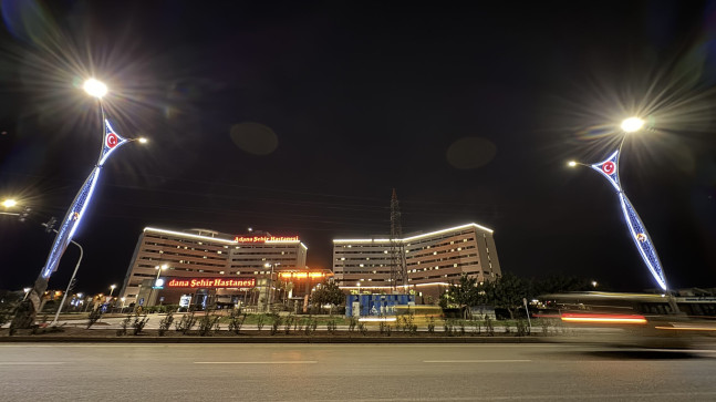 ADANA’DA ŞÜPHELİ OTOMOBİLİ KOVALARKEN KAZA YAPAN 2 YUNUS POLİSİ YARALANDI