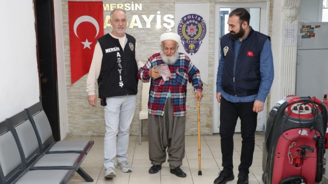 MERSİN’DE 78 YAŞINDAKİ YAŞLI ADAM 300 BİN LİRA DOLANDIRILMAKTAN SON ANDA KURTULDU